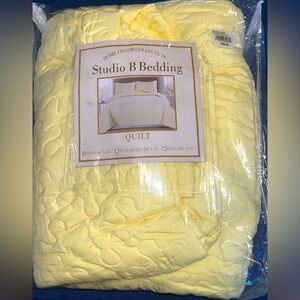 NWT Studio Bedding Soft Yellow Twin Size Quilt